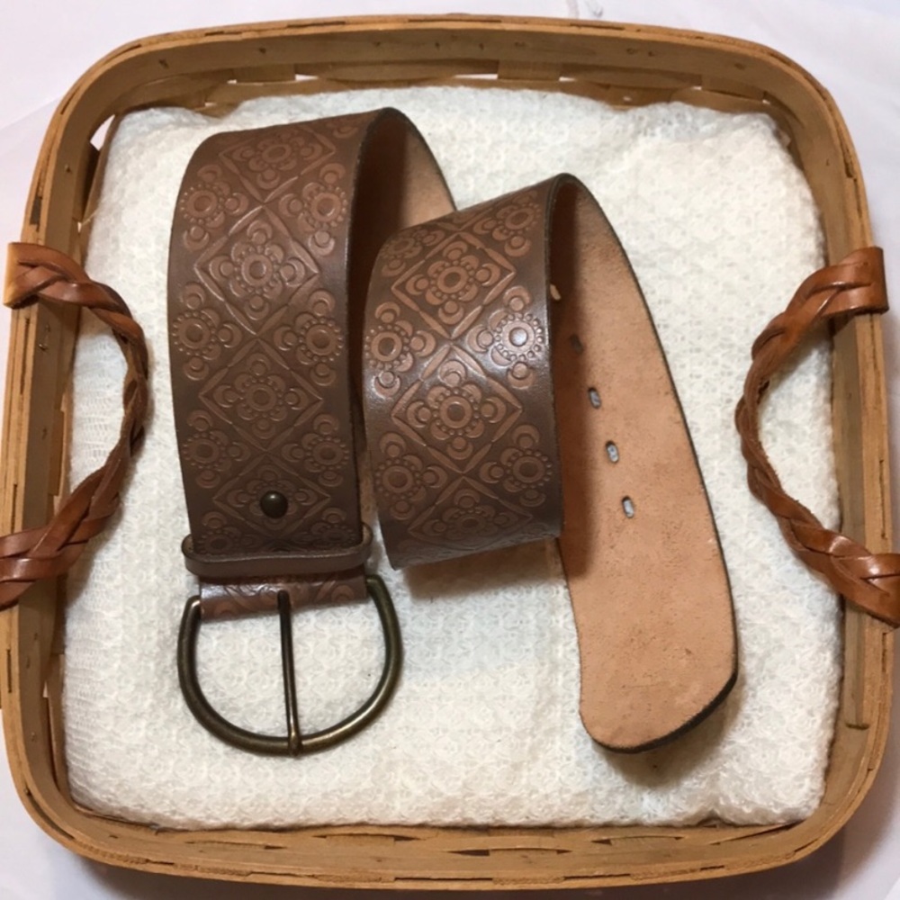 NWOT GAP Small Wide Leather Boho Band Print Belt.